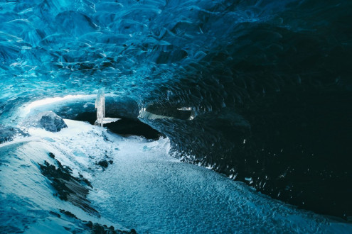 A l'intérieur de la grotte de glace