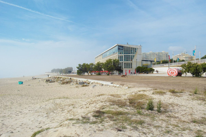 Le brouillard juste au dessus de la plage de Matosinhos