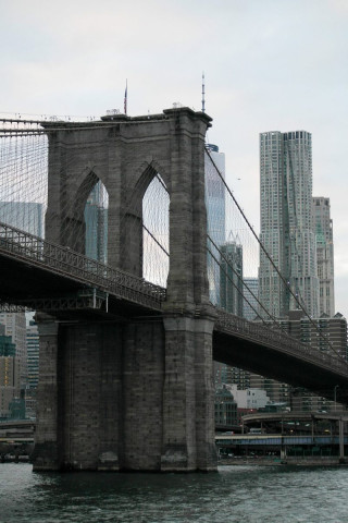 Traversée sous un pont avec la Circle Line