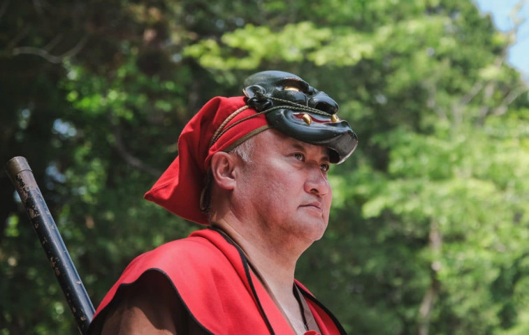 Guerrier portant un masque au défilé des 1000 guerriers de Nikko