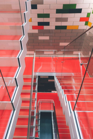 Escaliers dans la Lego House