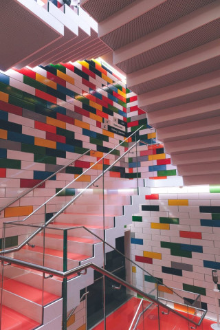 Escaliers dans la Lego House