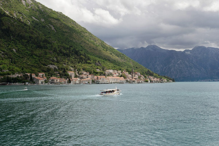 Une navette ramenant les touristes à Perast