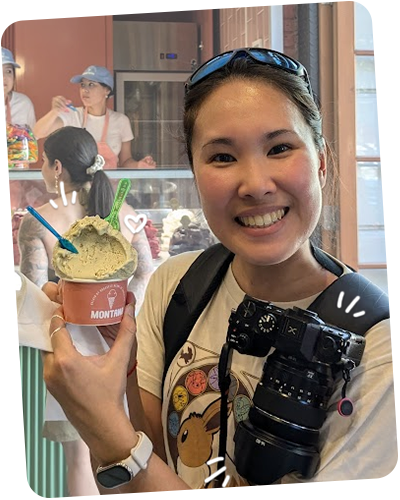 Moi, avec une glace & mon appareil photo