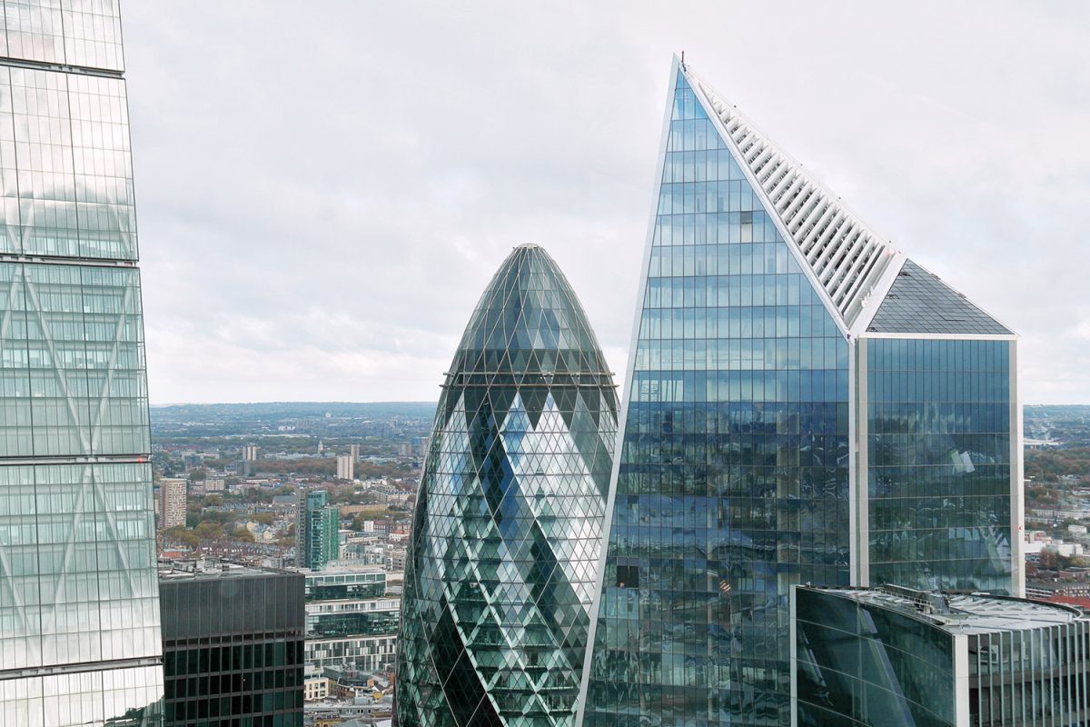 De gauche à droite : le Cheesegrater (râpe à fromage), le Guerkin (cornichon) et le Scalpel